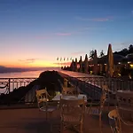 Le Mirador & Szálloda